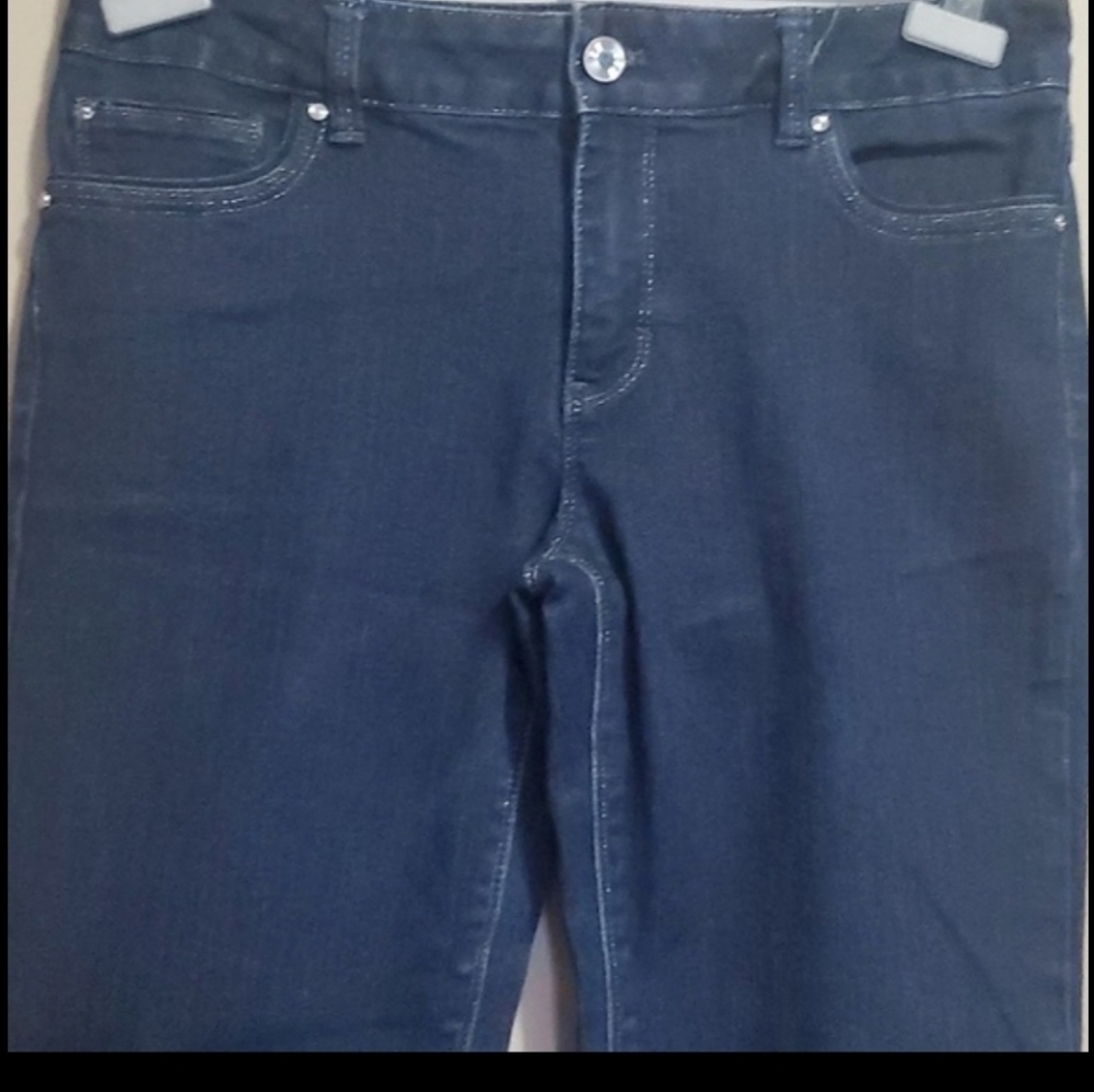 White house black market skinny leg size 6